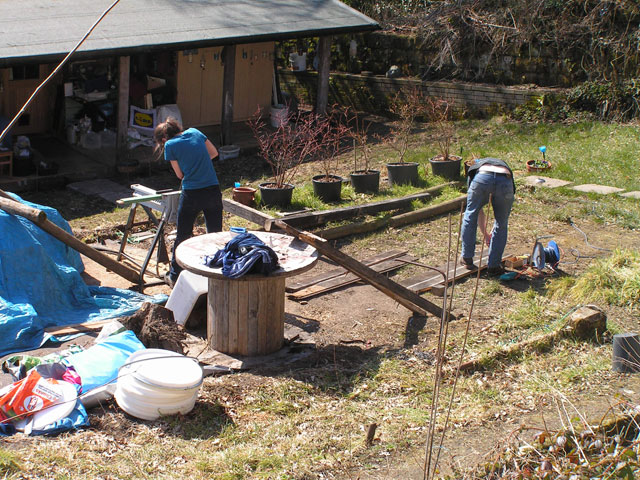 Bob and Lisa building the bench